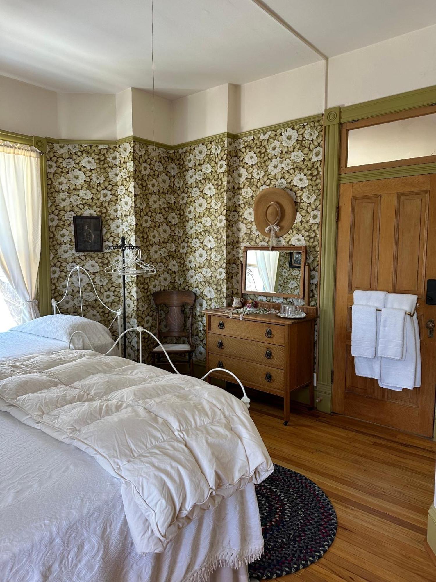 Gable House Bed And Breakfast Inn Durango Exterior photo