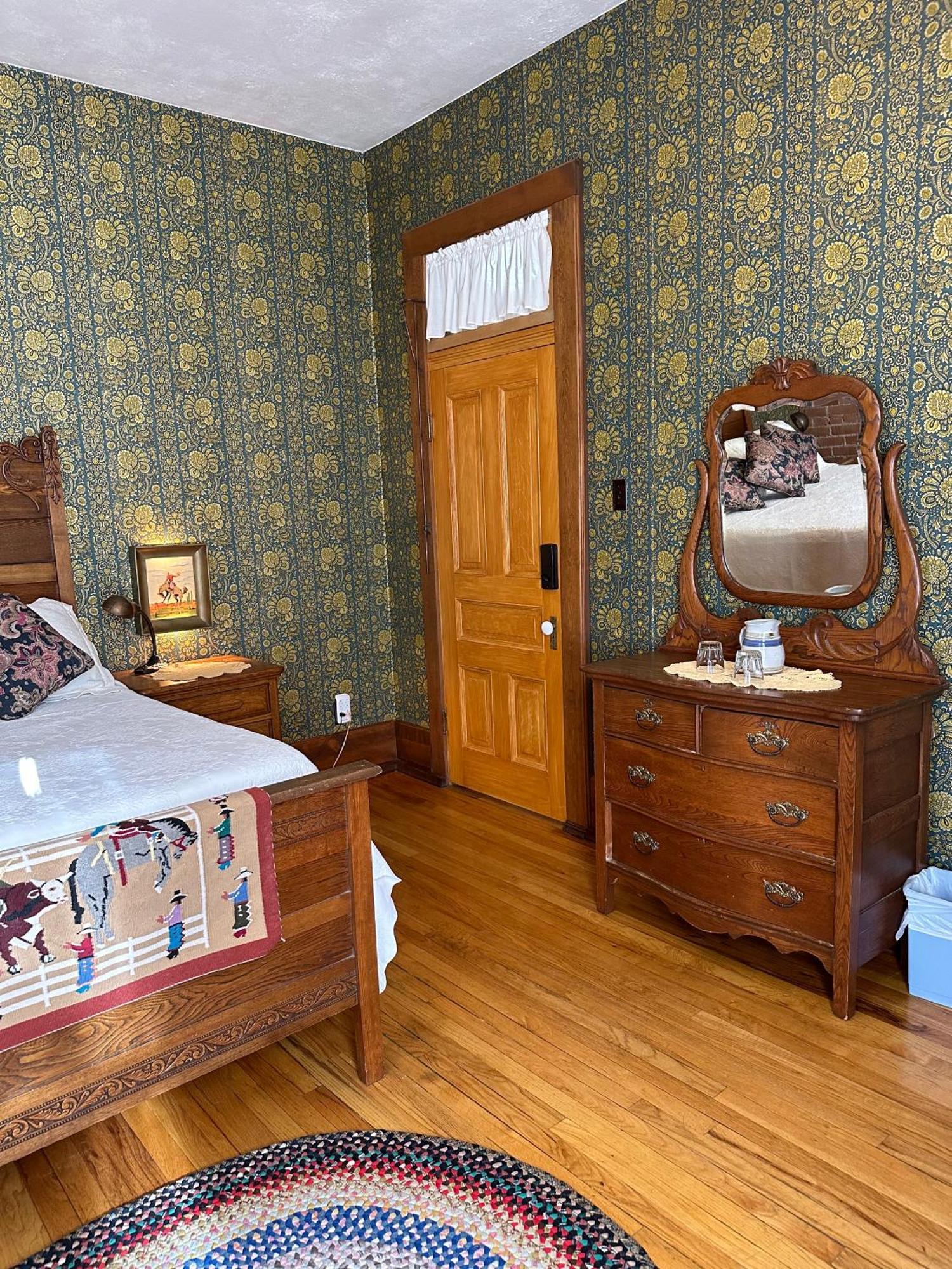 Gable House Bed And Breakfast Inn Durango Exterior photo